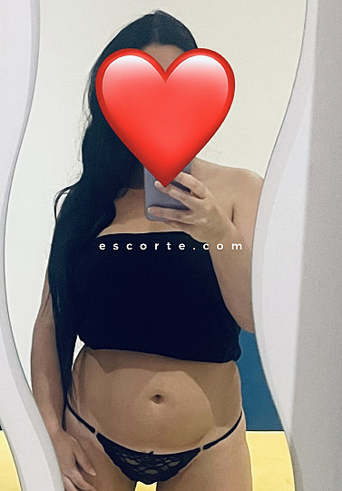 Mia - Girl escort Montpellier