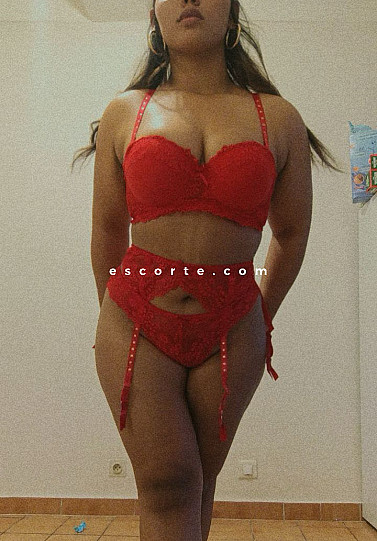 Sisi - Girl escort Toulon