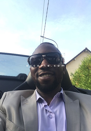 Ismael - Males escort Paris