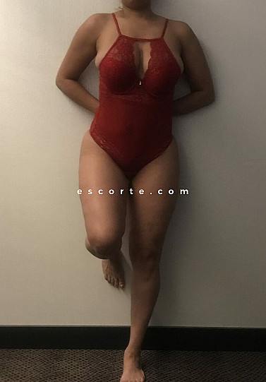 Elena - Girl escort Nîmes