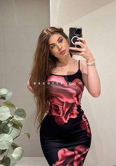 ANASTASIA - Girl escort Paris