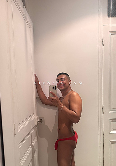 Lucas - Males escort Monaco Monte Carlo