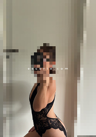 Nina - Girl escort Valence