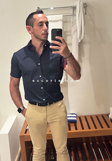 ENZO - Males escort Metz