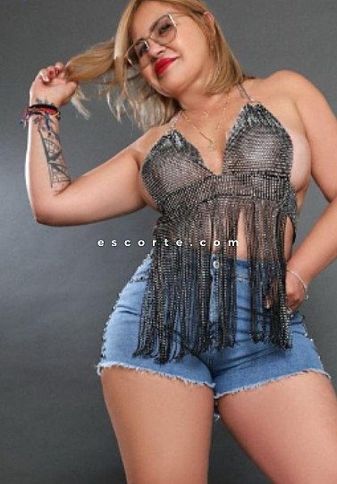 Xixi - Girl escort Biarritz