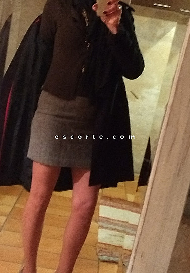 ARMENIA - Girl escort Anglet
