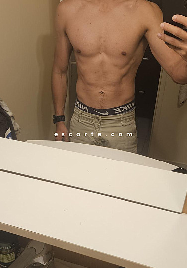 Gabriel - Males escort Bordeaux