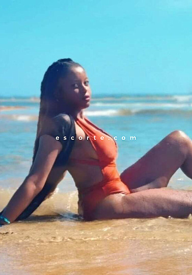Kimsie - Girl escort Valenciennes