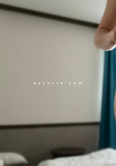 Dyta - Girl escort Marseille