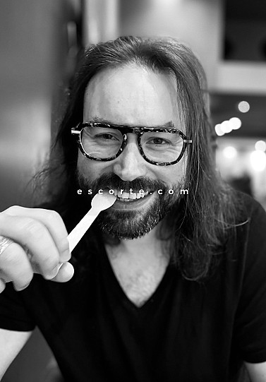 ROMAIN - Males escort Caen