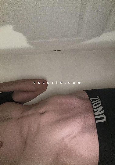 JeuneBm - Hommes escort Toulon