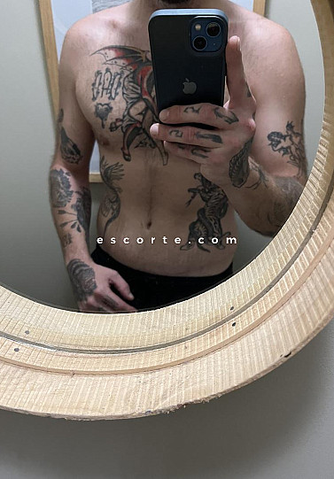 Azey - Males escort Bordeaux