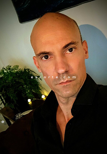 nTwann - Males escort Strasbourg