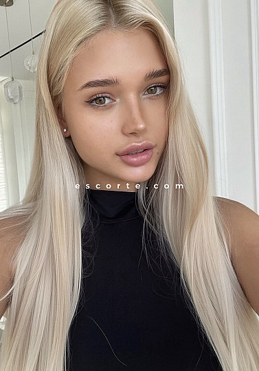 MYMAE - Girl escort Paris