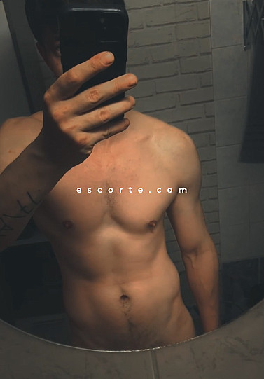 Marcott76 - Males escort Rouen