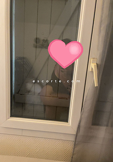 Sara - Girl escort Pontoise