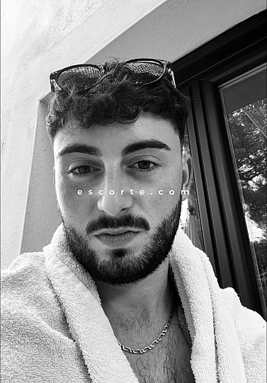 Matou - Males escort Béziers