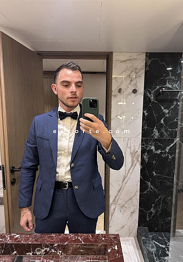 Romain - Hommes escort Paris