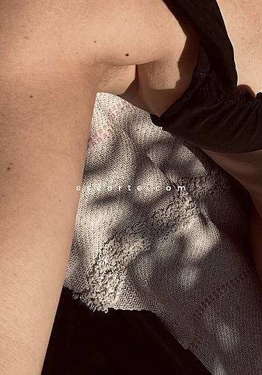 Desir - Girl escort Lille