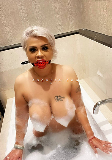 Myrachou - Girl escort Paris