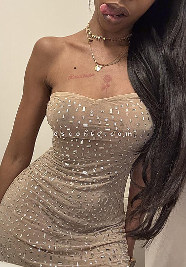 Yenniifer - Hommes escort Paris