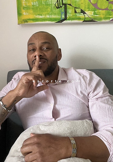 Metisse des iles - Hommes escort Aix-en-Provence