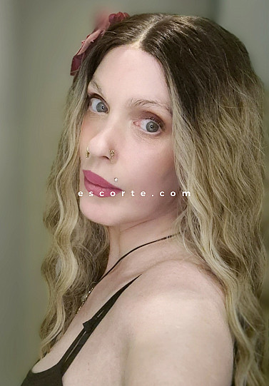 Moonling Snow - Girl escort Nice