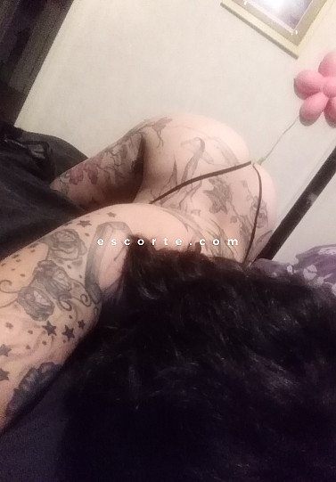 Nikka - Girl escort Quimper