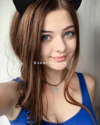 AINA - Femme escort Paris