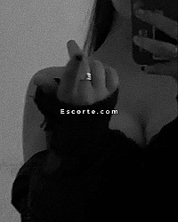 Inaya - Femme escort Paris
