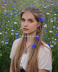 AUGUR - Female escort Paris