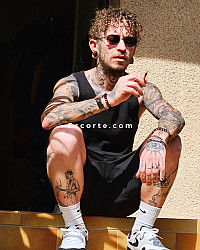 Futur - Males escort Toulouse