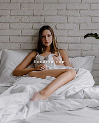 Maya - Femme escort Paris