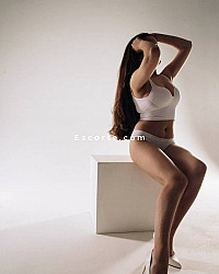 Elya - Hommes escort Paris