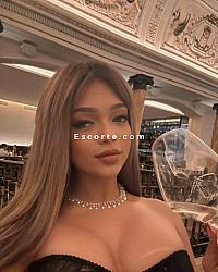 Noa Aliya - Female escort Paris