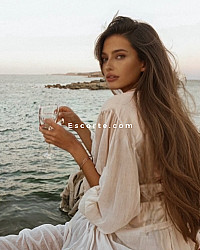 Gigi - Female escort Paris