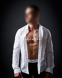Logan - Males escort Paris