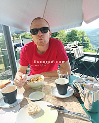 Julien - Hommes escort Saint-Étienne