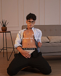 Luciano Bernardes - Males escort Lyon