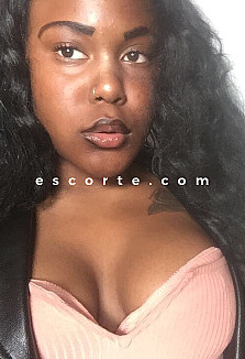 Escort girls in Colombes