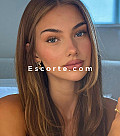 WILLOW - Girl escort Paris