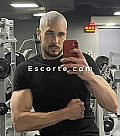 vVv - Hommes escort Paris