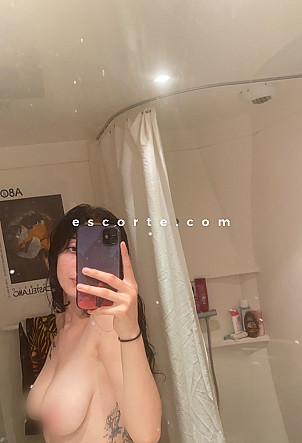 Amy - Girl escort Bordeaux