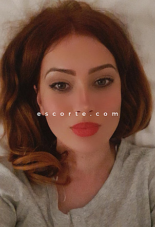 Alexa - Girl escort Paris