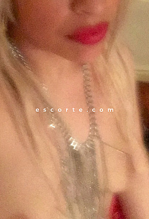 Bella - Girl escort Lyon