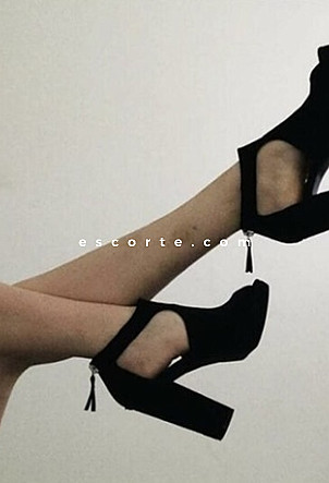 InesNessou - Girl escort Saint-Étienne