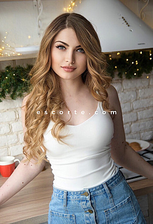 LolaVip - Girl escort Paris
