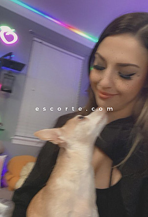 Evelyne - Girl escort Saint-Médard-en-Jalles