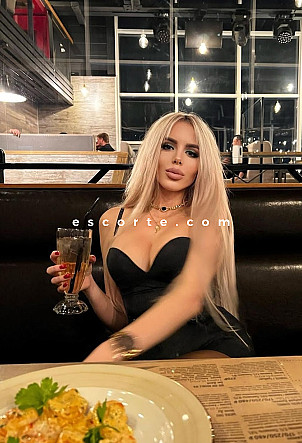 Sonya - Girl escort Paris