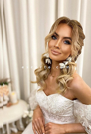 Sonya - Girl escort Paris